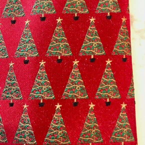 Christmas tie bundle one NWT and one 100% silk - Picture 3 of 8